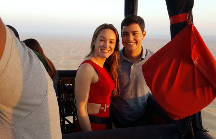 couple in hot balloon